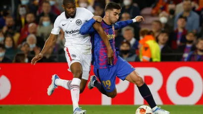 Feran Tores (Barselona) na meču sa Ajntrahtom